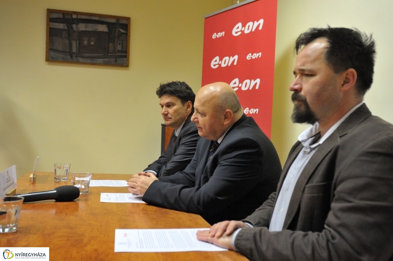 Eon adomány Rozsály községnek - fotó Szarka Lajos