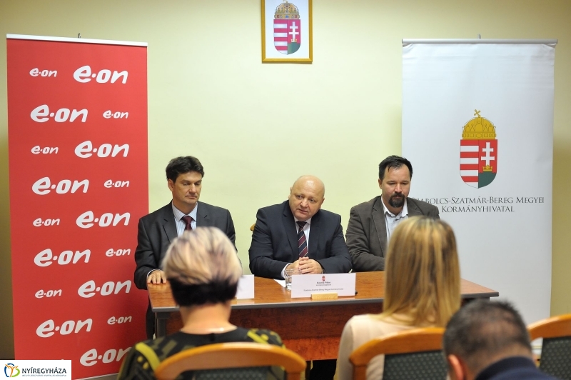 Eon adomány Rozsály községnek - fotó Szarka Lajos