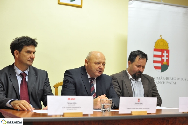 Eon adomány Rozsály községnek - fotó Szarka Lajos