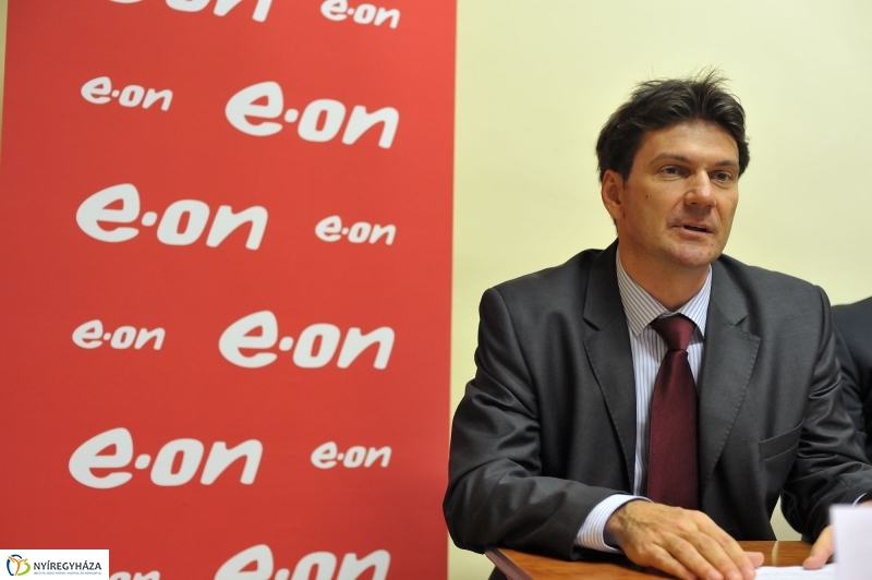 Eon adomány Rozsály községnek - fotó Szarka Lajos