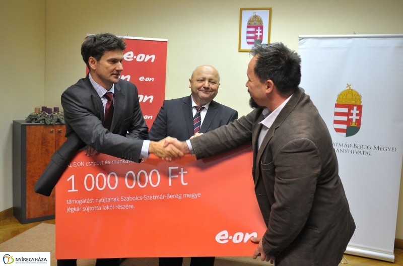 Eon adomány Rozsály községnek - fotó Szarka Lajos