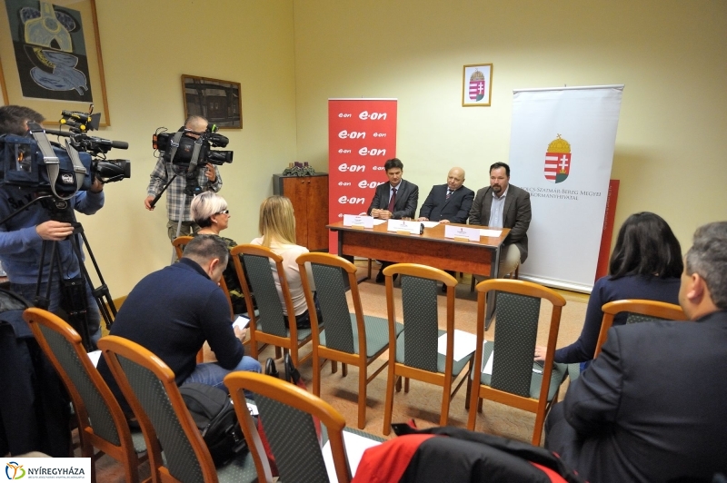 Eon adomány Rozsály községnek - fotó Szarka Lajos