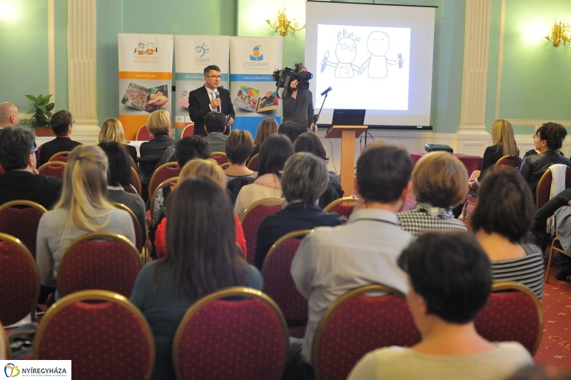 Down konferencia Nyíregyházán - fotó Szarka Lajos