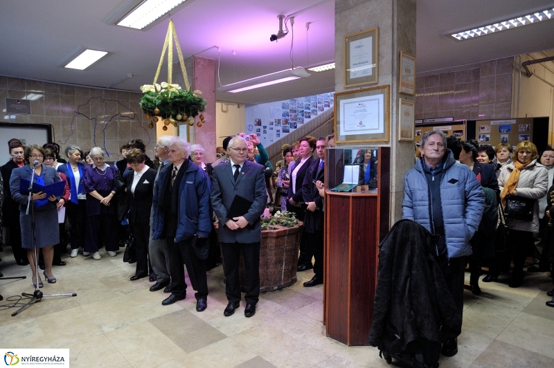 Ünnepség az Apáczai iskolában - fotó Szarka Lajos