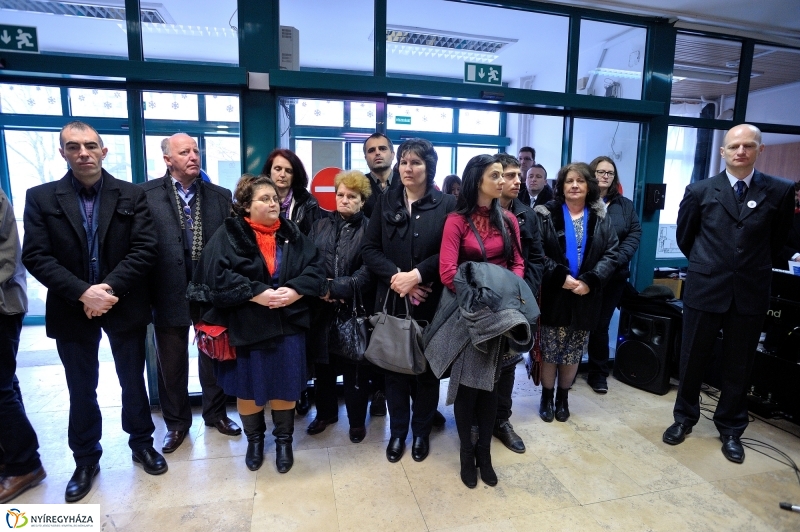 Ünnepség az Apáczai iskolában - fotó Szarka Lajos