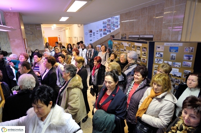 Ünnepség az Apáczai iskolában - fotó Szarka Lajos