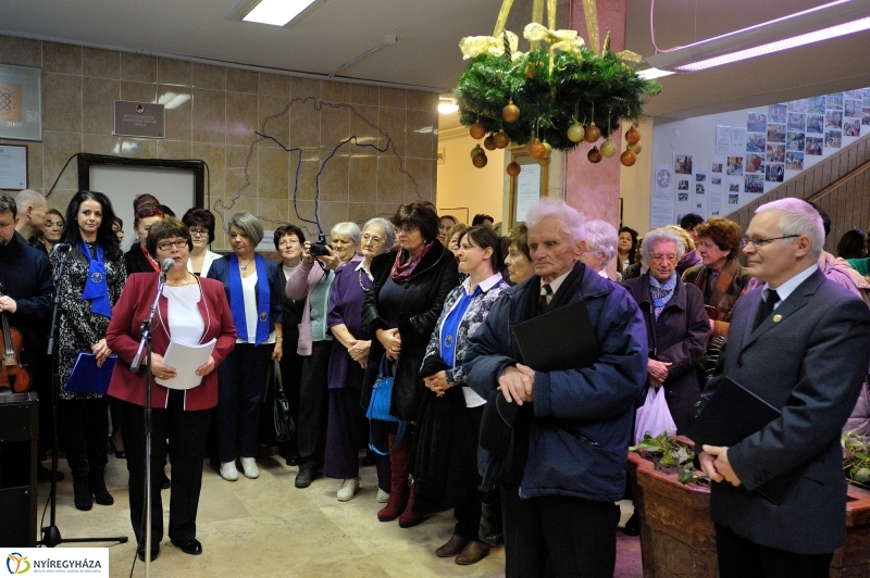 Ünnepség az Apáczai iskolában - fotó Szarka Lajos