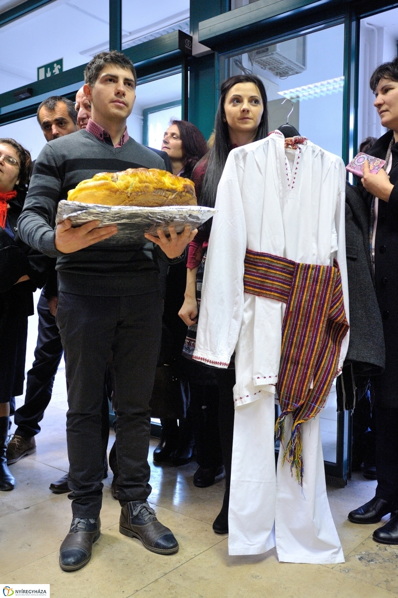 Ünnepség az Apáczai iskolában - fotó Szarka Lajos