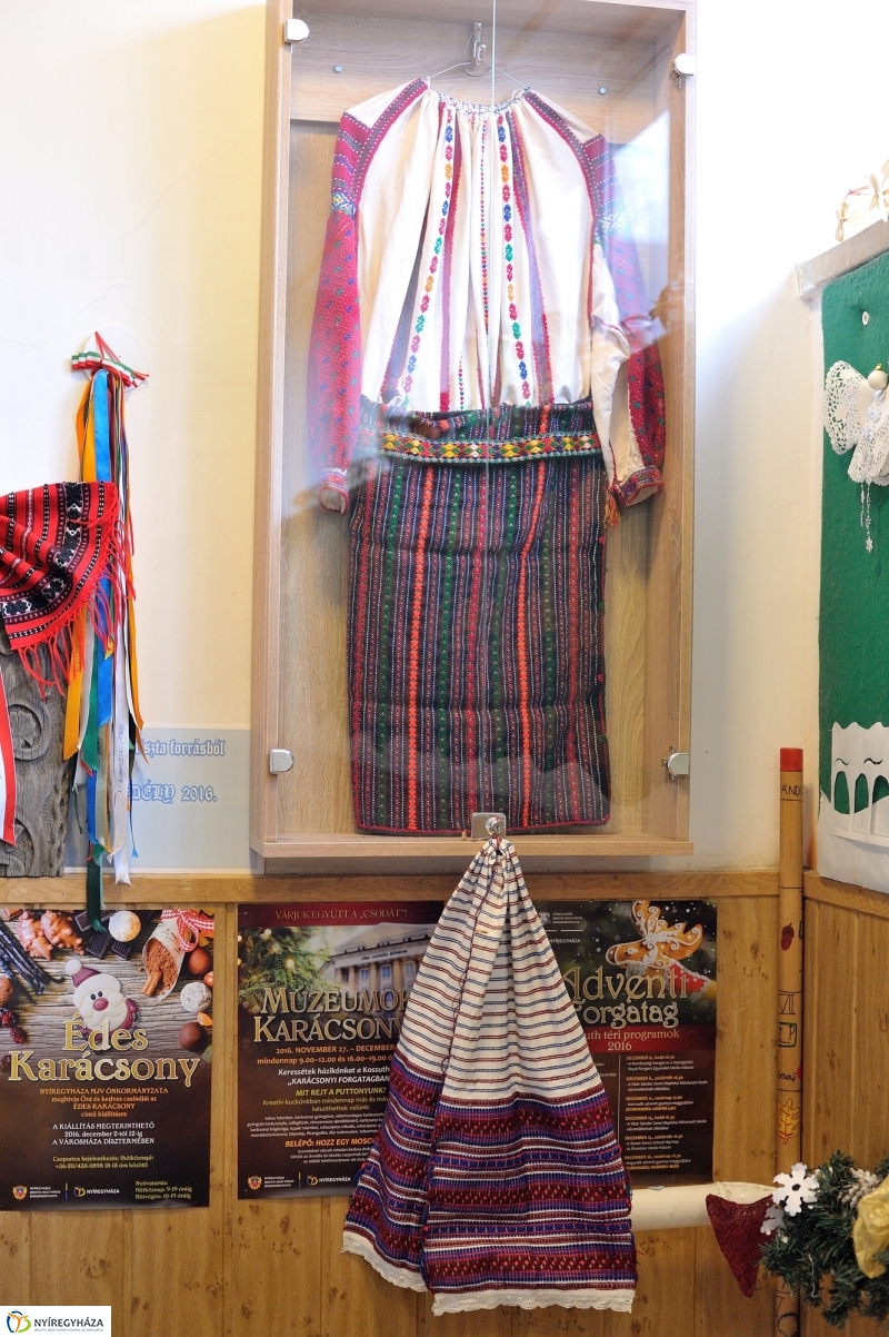 Ünnepség az Apáczai iskolában - fotó Szarka Lajos