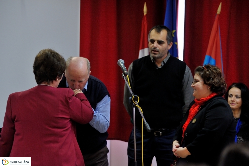 Ünnepség az Apáczai iskolában - fotó Szarka Lajos