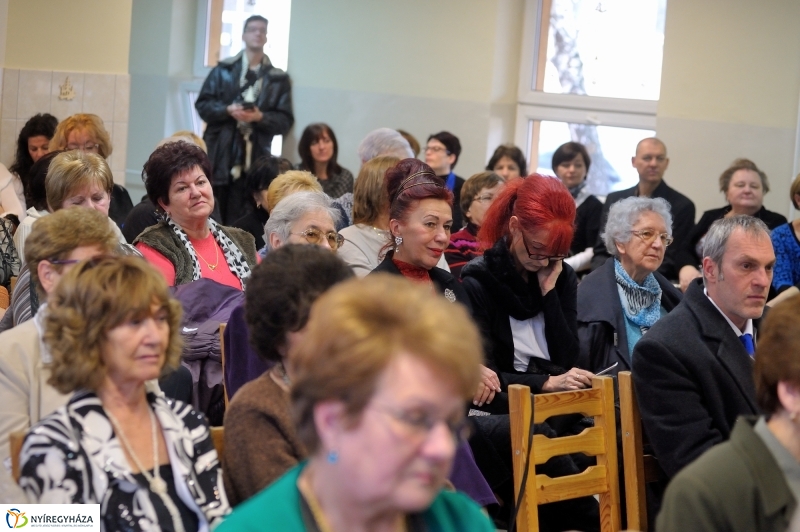 Ünnepség az Apáczai iskolában - fotó Szarka Lajos