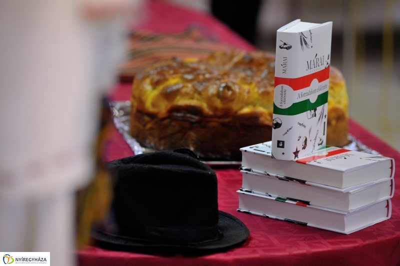 Ünnepség az Apáczai iskolában - fotó Szarka Lajos