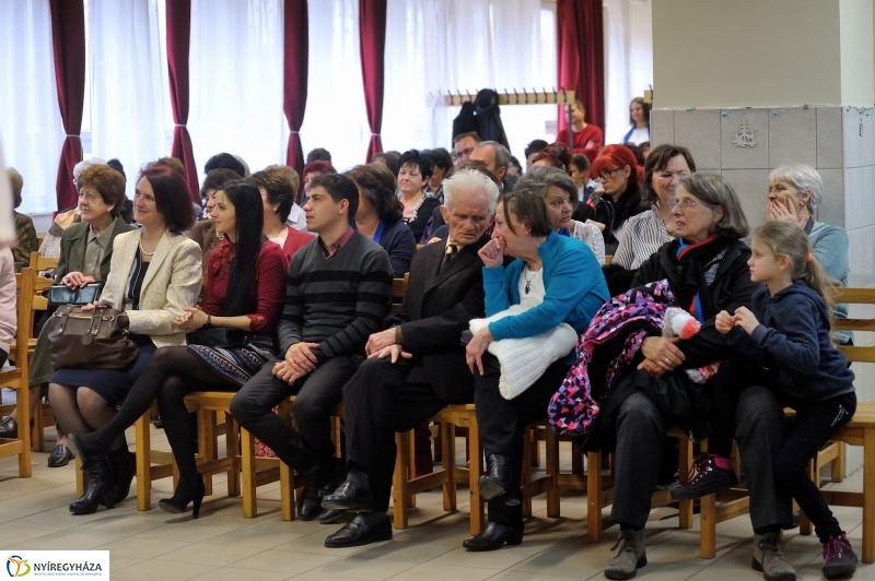 Ünnepség az Apáczai iskolában - fotó Szarka Lajos