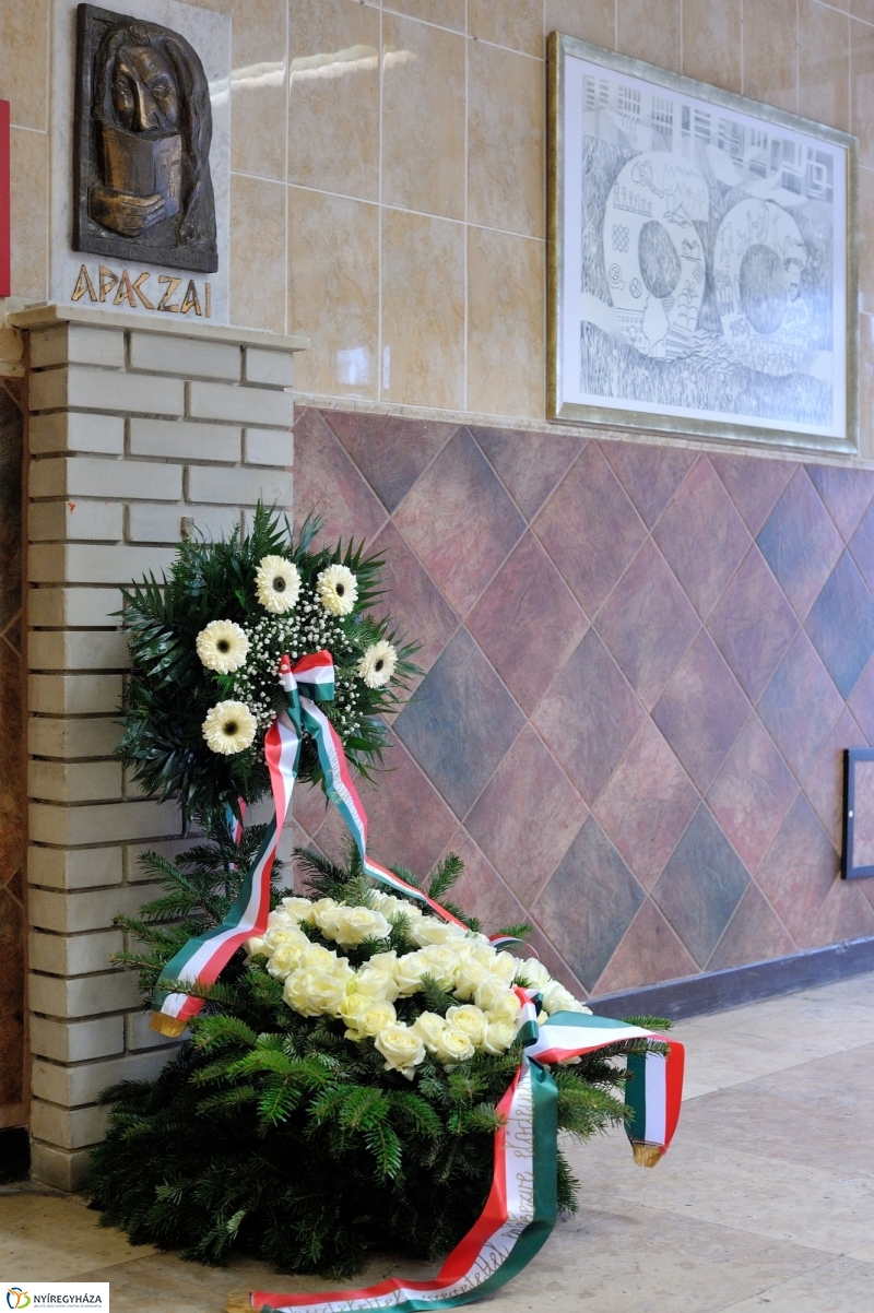 Ünnepség az Apáczai iskolában - fotó Szarka Lajos