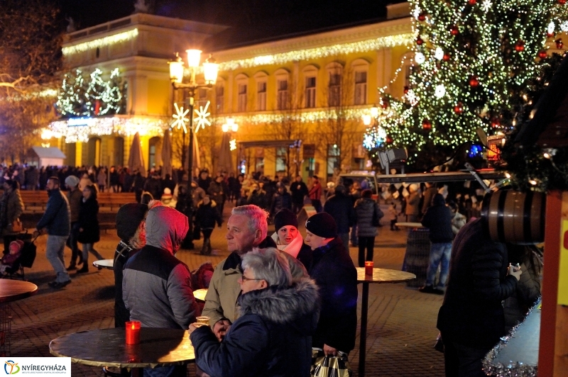 Advent harmadik gyertyája - fotó Szarka Lajos