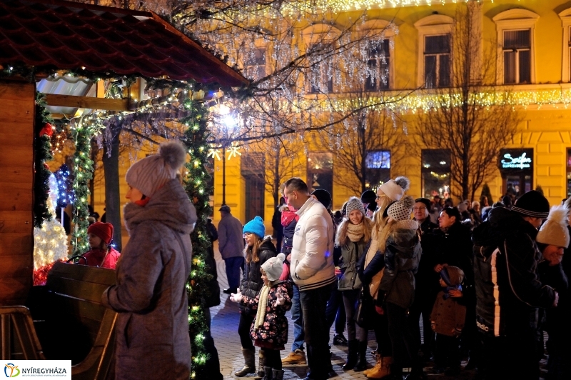 Advent harmadik gyertyája - fotó Szarka Lajos