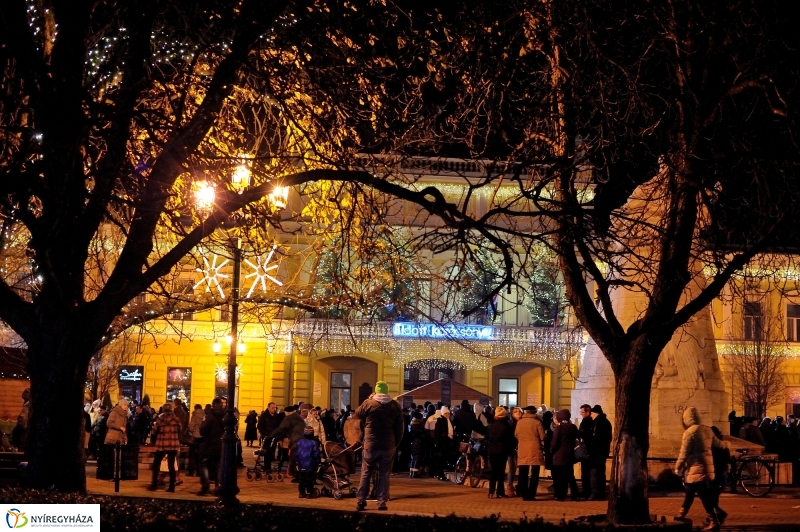Advent harmadik gyertyája - fotó Szarka Lajos