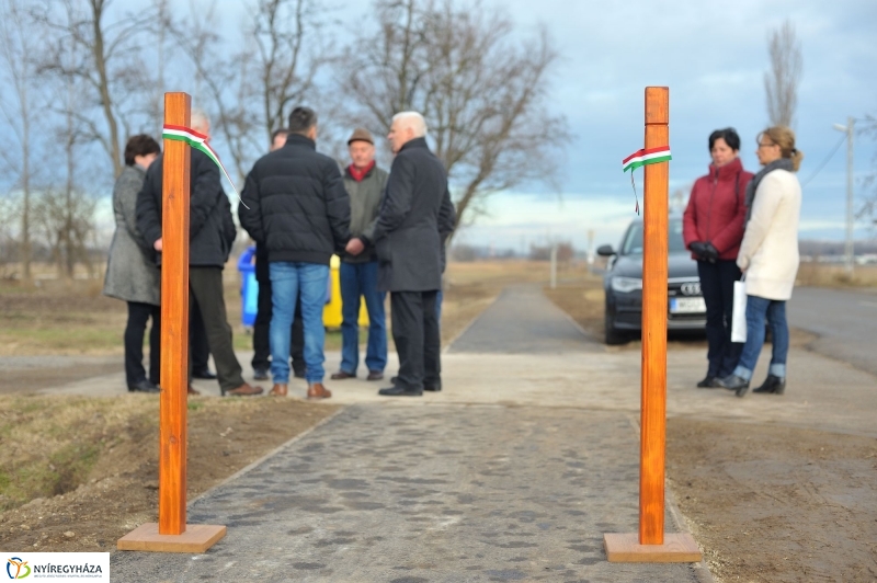 Járda átadás Alsóbadúrban - fotó Szarka Lajos