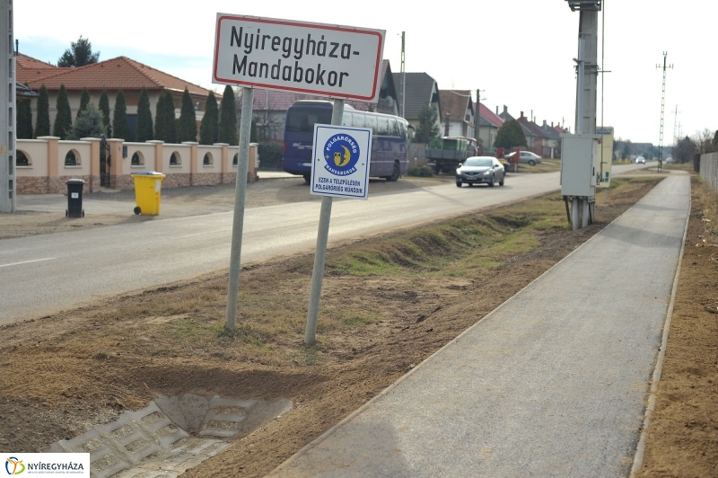 Járda átadás Alsóbadúrban - fotó Szarka Lajos