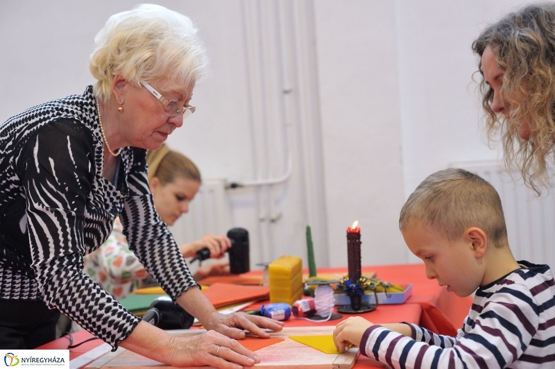 Adventi forgatag a nyírszőlősi iskolában - fotó Szarka Lajos