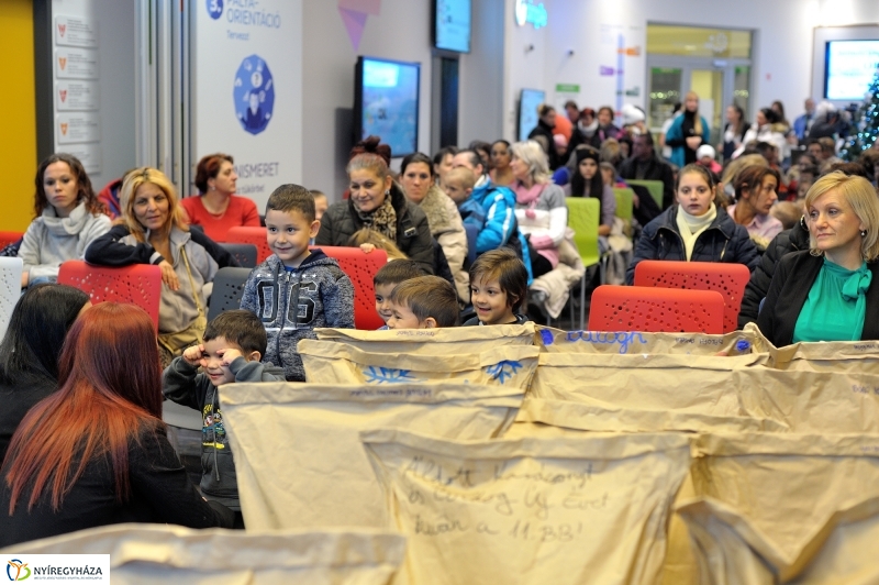 Segítség az OTP-től - fotó Szarka Lajos