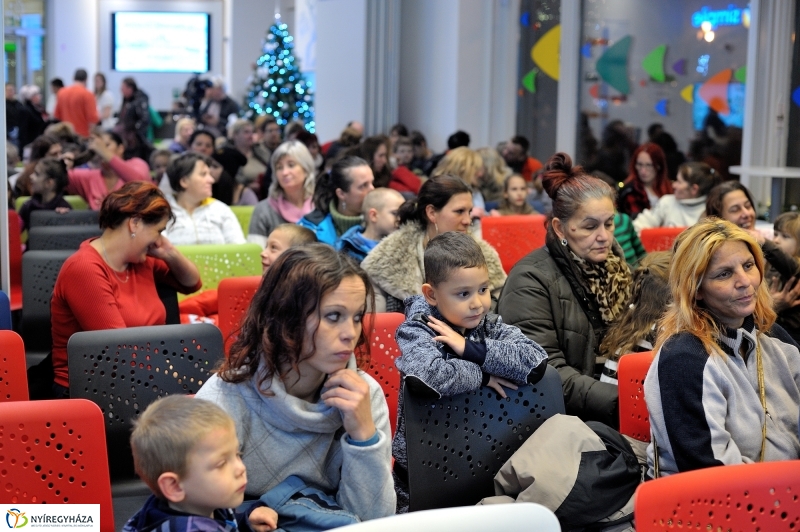 Segítség az OTP-től - fotó Szarka Lajos