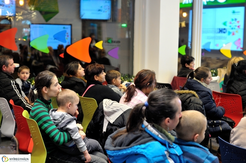 Segítség az OTP-től - fotó Szarka Lajos