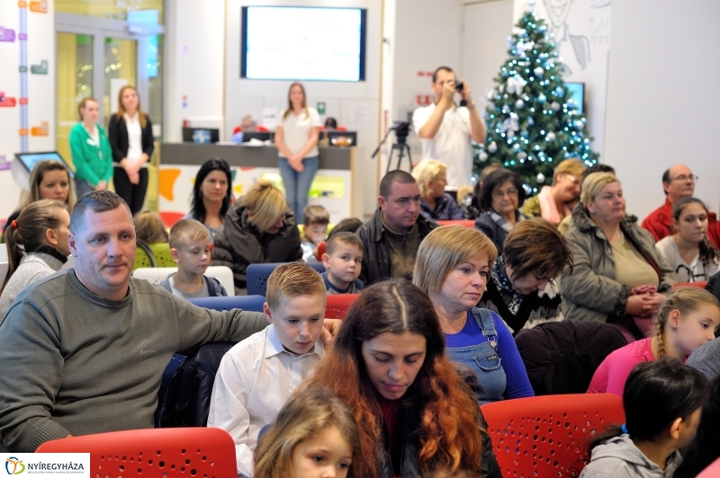 Segítség az OTP-től - fotó Szarka Lajos