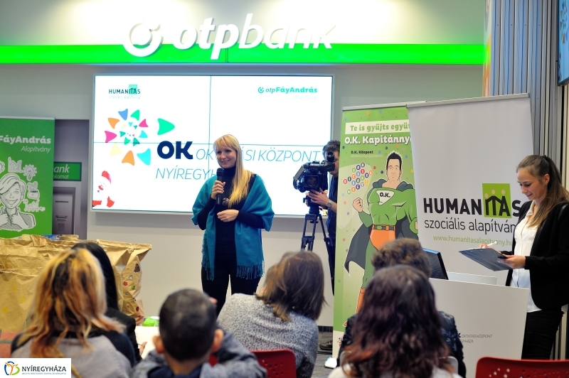 Segítség az OTP-től - fotó Szarka Lajos