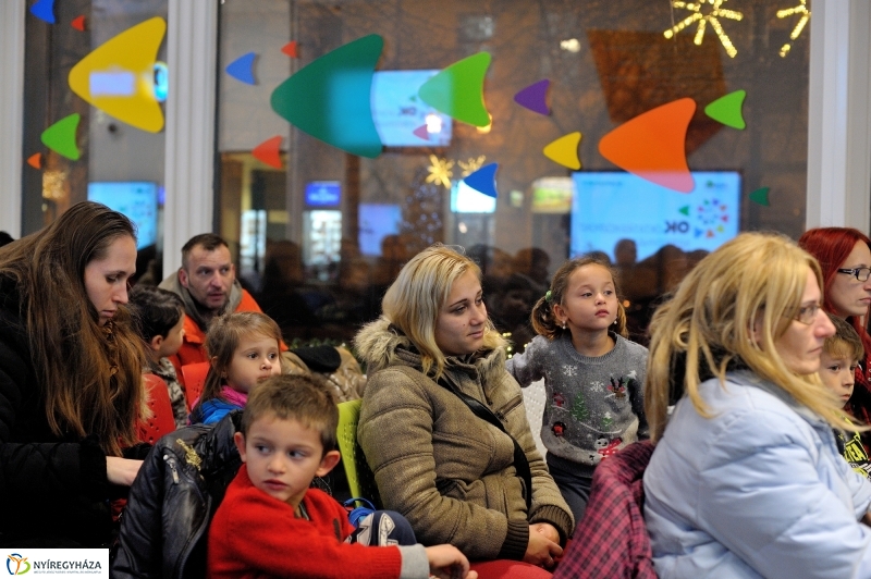 Segítség az OTP-től - fotó Szarka Lajos