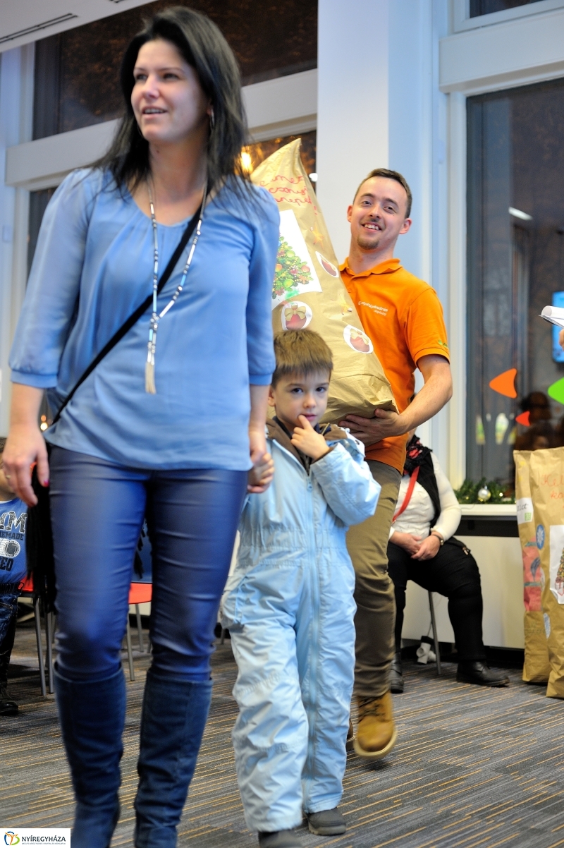 Segítség az OTP-től - fotó Szarka Lajos