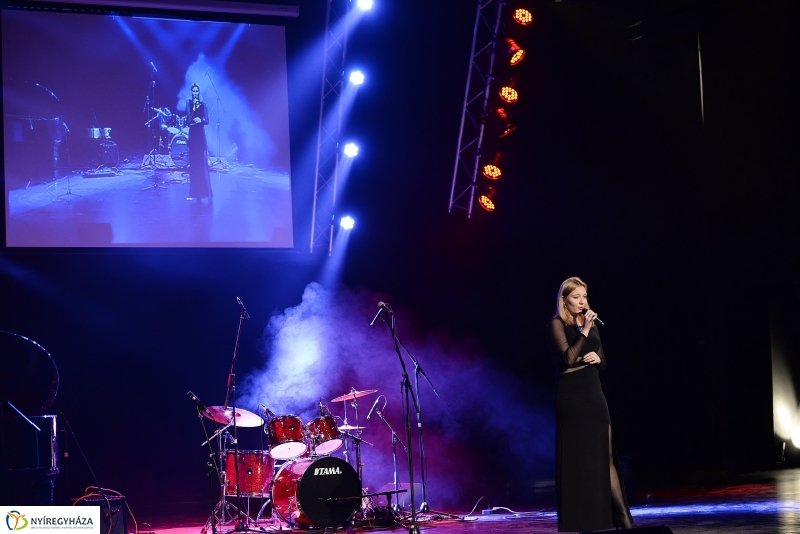 Like 2 döntő a VMKK színpadán