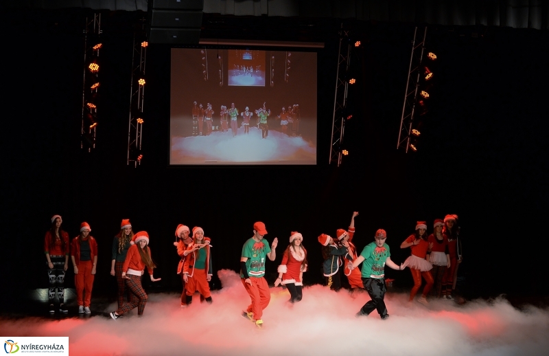 Like 2 döntő a VMKK színpadán