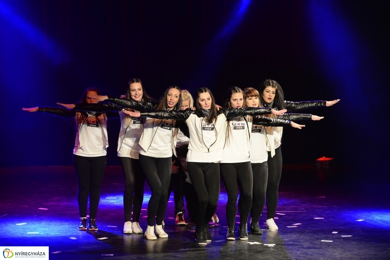 Like 2 döntő a VMKK színpadán