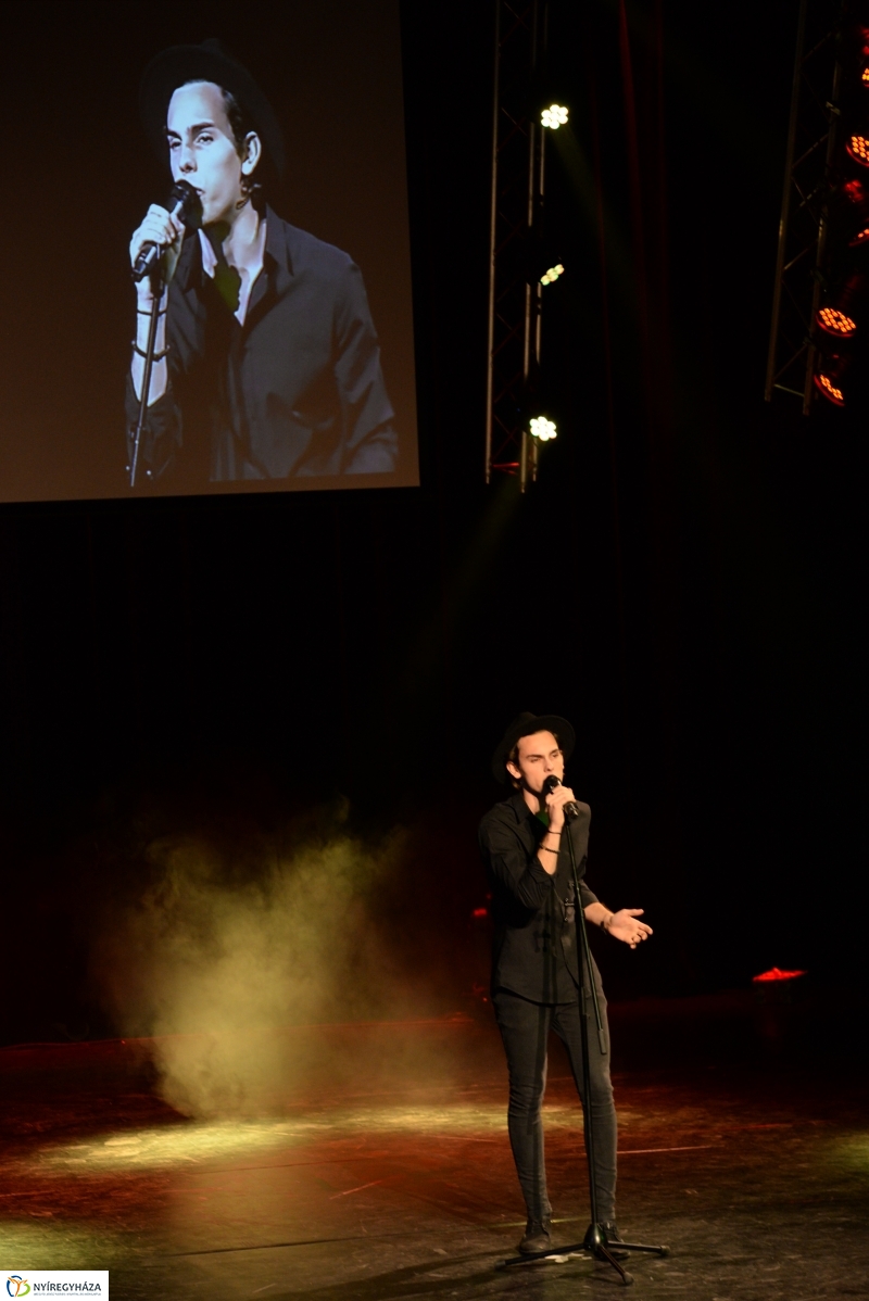 Like 2 döntő a VMKK színpadán