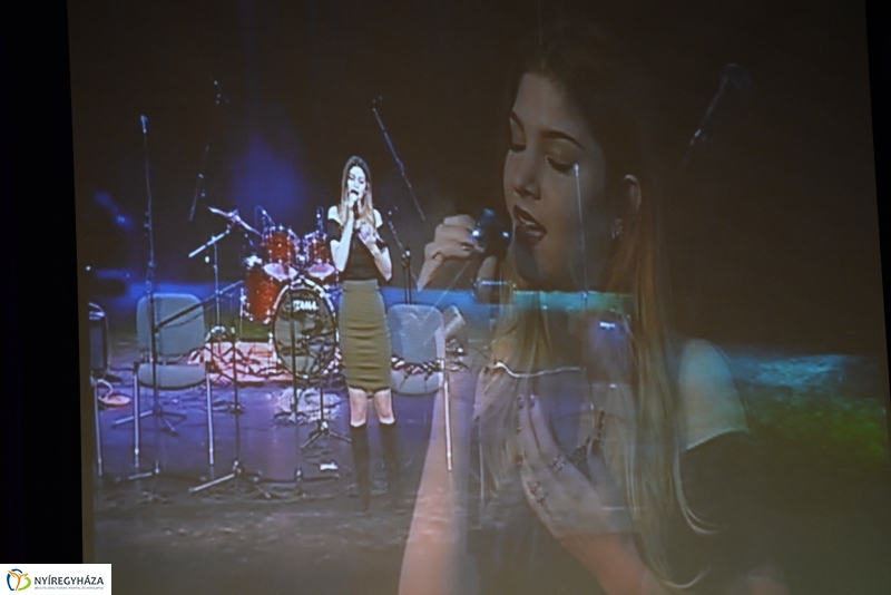 Like 2 döntő a VMKK színpadán