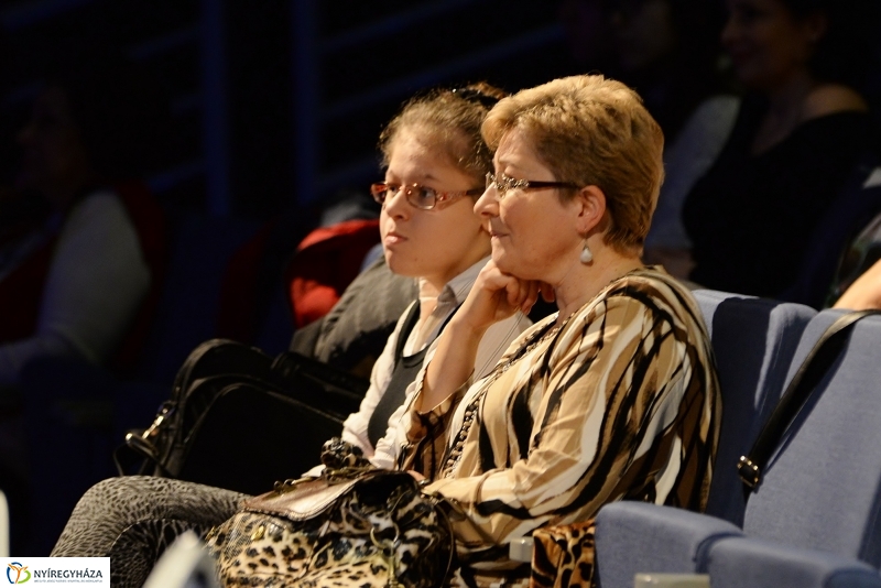 Like 2 döntő a VMKK színpadán