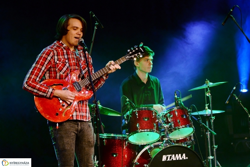 Like 2 döntő a VMKK színpadán