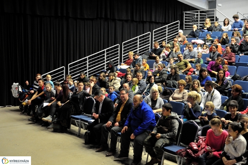 Karácsony a gyermekjóléti központtal - fotó Szarka Lajos