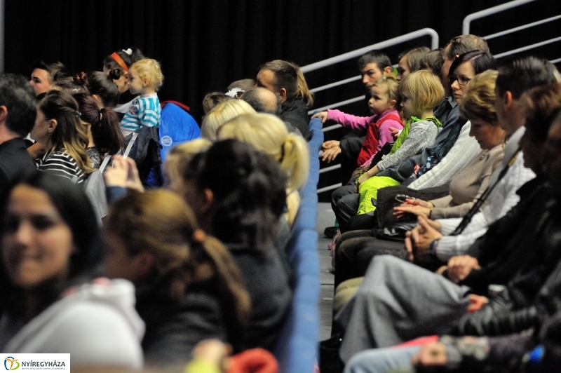 Karácsony a gyermekjóléti központtal - fotó Szarka Lajos