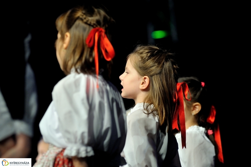 Karácsony a gyermekjóléti központtal - fotó Szarka Lajos