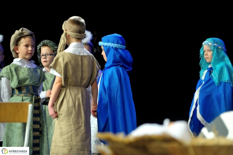 Karácsony a gyermekjóléti központtal - fotó Szarka Lajos