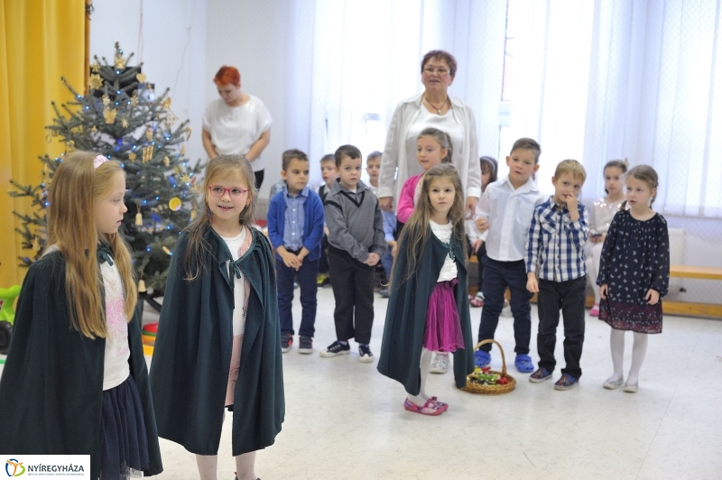 Ajándék sportszercsomag a Ligeti óvodának - fotó Szarka Lajos