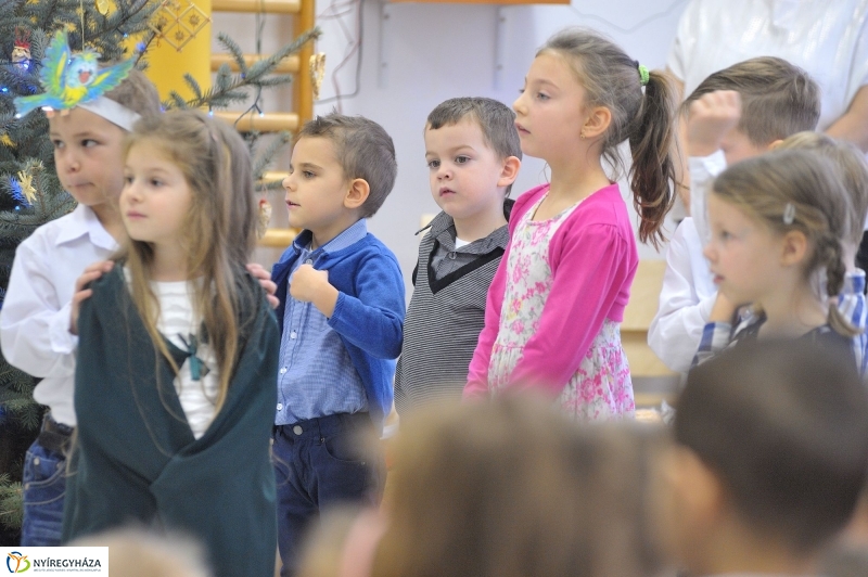 Ajándék sportszercsomag a Ligeti óvodának - fotó Szarka Lajos