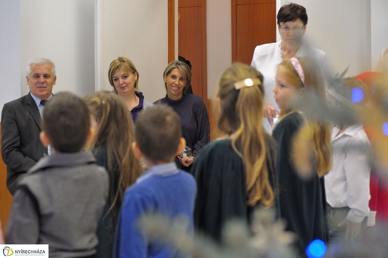 Ajándék sportszercsomag a Ligeti óvodának - fotó Szarka Lajos