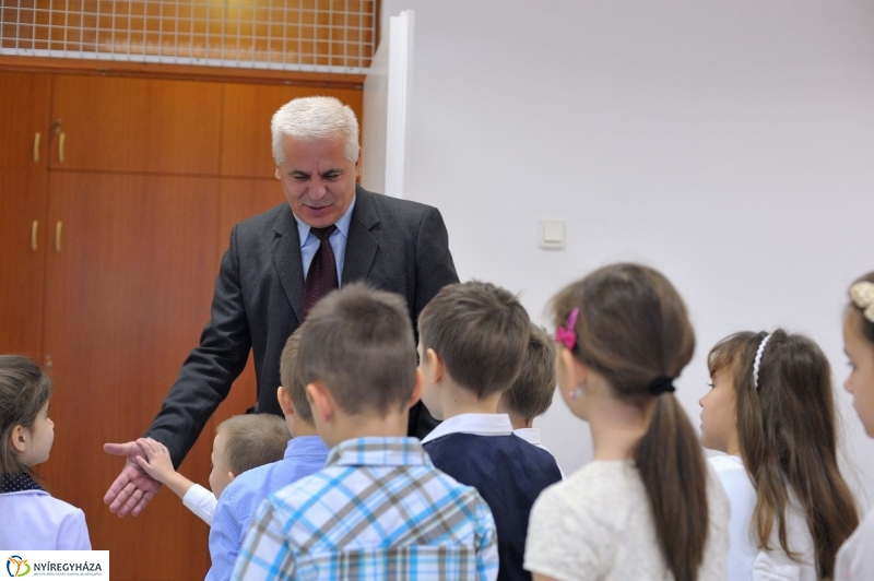 Ajándék sportszercsomag a Ligeti óvodának - fotó Szarka Lajos