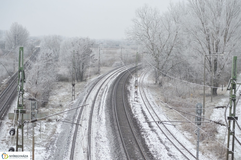 Korlátjavítás a Tiszavasvári úton - fotó Szarka Lajos