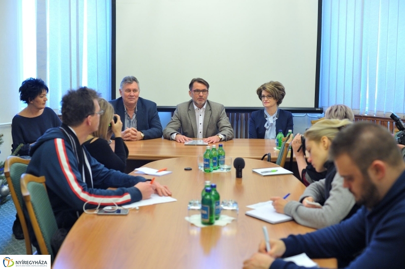 Adomány négy keréken - fotó Szarka Lajos