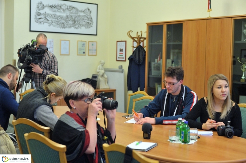 Adomány négy keréken - fotó Szarka Lajos