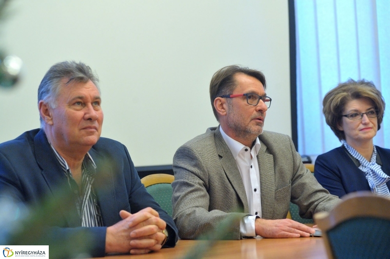 Adomány négy keréken - fotó Szarka Lajos